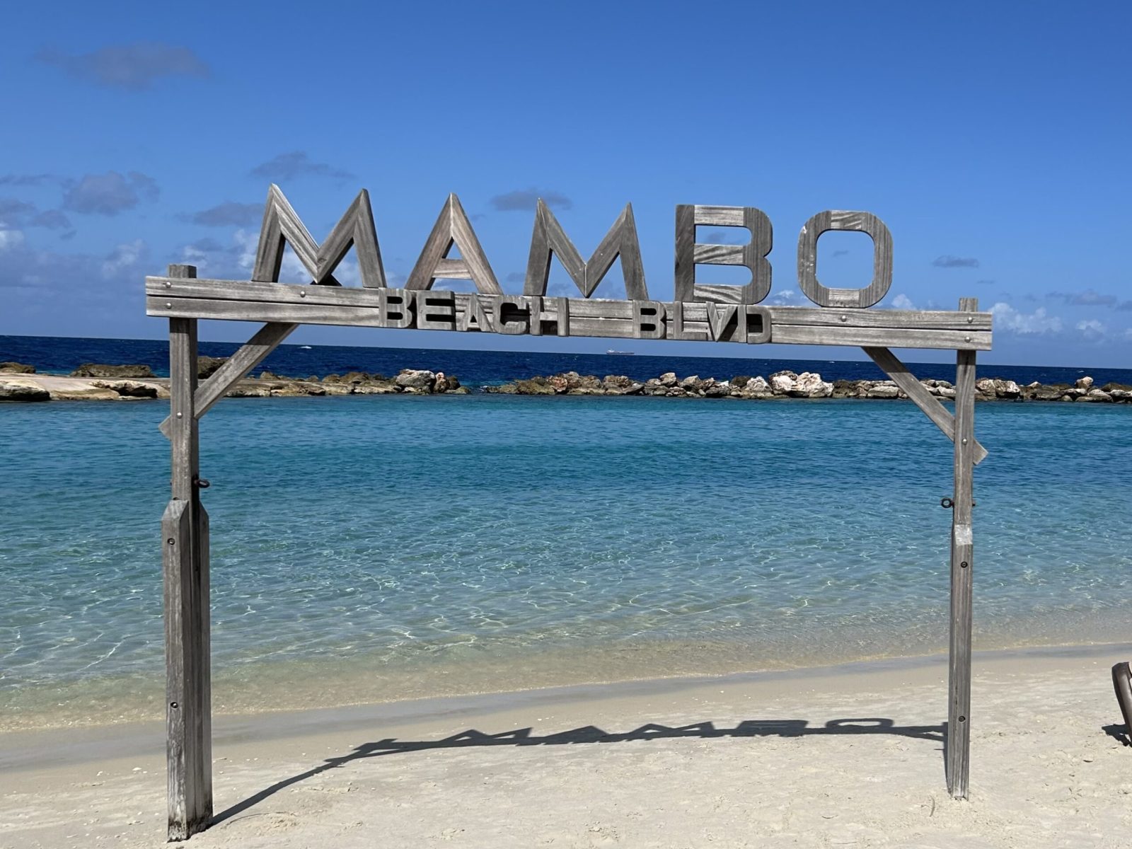 Mambobeach-sign-Curacao