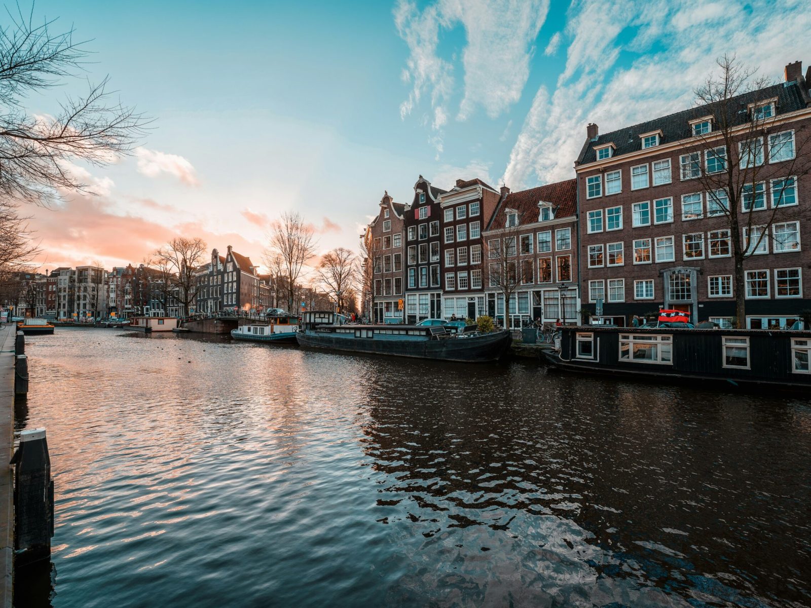 mitchel-willem-jacob-anneveldt-AgcbJv8ESCI-unsplash