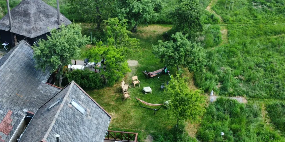 Makers Barn graden_view_with_hammocks
