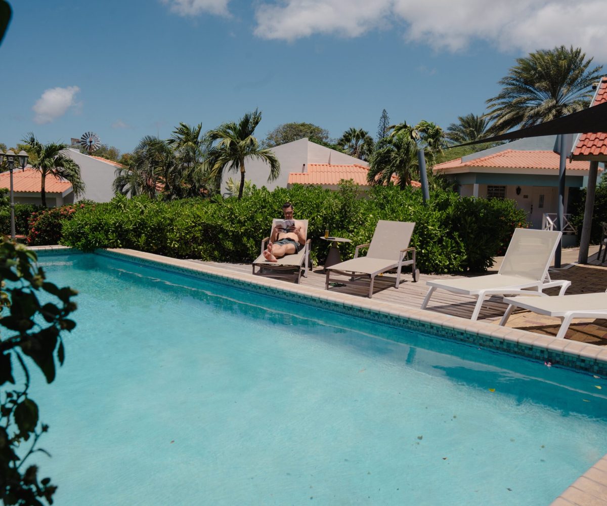 Puru-Resort-Curacao-Pool